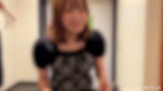 [Nội dung chính: 50 phút] Cô gái 19 tuổi Q 彈 JD1, chị gái của trưởng nhóm, có xu hướng thay đổi ngoại hình thuần khiết, vì vậy cô ấy đã tham gia khóa huấn luyện cosplay với trang...