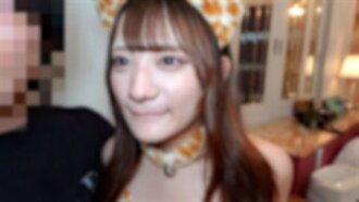 *นี่คือภาพสุดท้ายแล้ว* [หมายเลข] สาวใช้คาเฟ่ร่างเล็กจิ๋ว สูงเพียง 142 ซม. **เธอตกลงถ่ายรูปอย่างไม่เต็มใจนัก ดังนั้นฉันจึงให้เธอรับน้ำอสุจิเข้าไปครึ่งหนึ่งและออกมาครึ่งหนึ่งอย่างเต็...