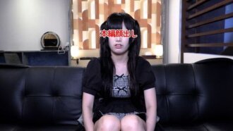 [Gesicht komplett entblößt] Nano (18), eine schwarzhaarige Schönheit mit Zöpfen und großem Busen, wird zum zweiten Mal gefilmt. Ihr Anus wird geleckt, sie muss mit Sperma bedeckten...