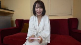 [70% de desconto para novos clientes, gravidez garantida ♡] 0425_002 Mayu-chan, 24 anos. Você gosta desta mulher linda e sexy que engravidou de verdade de um velho blasfemo e azara...
