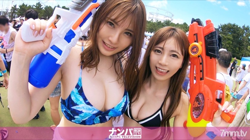 GANA-2142 Fa ● Fa ● Splash Nampa！在主題公園舉辦的祭典中發現的漂亮泳裝！會場的熱度如此之高，我能順利帶回家！一個人站在浴室裡，另一個人在做頑皮的惡作劇，4P就這樣開始了♪