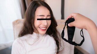 "คุณผู้หญิงคะ ดิฉันขอซื้อชุดชั้นในที่คุณใส่อยู่ตอนนี้ได้ไหมคะ! ~หญิงสาวสวยวัยกลางคนผู้เข้าใจผิดคิดว่ากางเกงในแบบจีสตริงเป็นบราแบบเต็มตัว~"